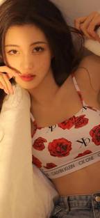 号舱房的女人
